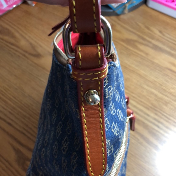 Women’s Dooney & Bourke handbag - Picture 7 of 8